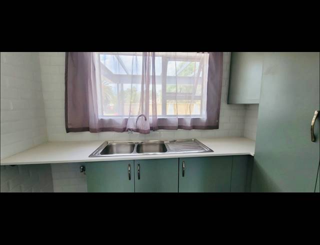 4 BEDROOM FREEHOLD FOR SALE IN BRACKENHURST